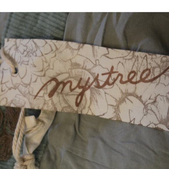 NWT Mystree Embroidered Corduroy Jumpsuit Sage Green Floral Size Small - Picture 8 of 10